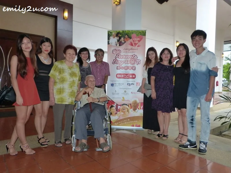 Yeow Weng Fee (in wheelchair) and his family just before attending the gala dinner