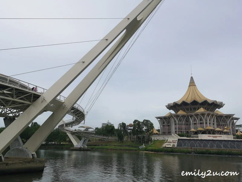 Darul Hana Bridge with Sarawak State Legislative Assembly Building in the background