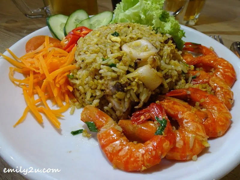 Com Xao Hai San (Vietnamese Seafood Fried Rice)