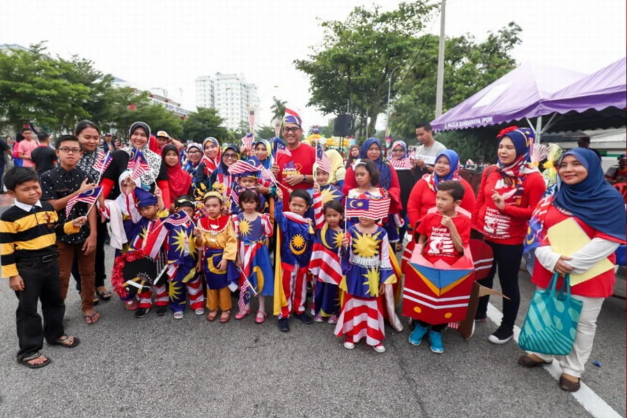 children dressed in creative flag costumes