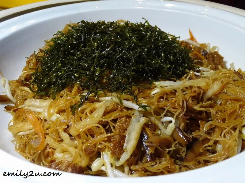 Wok-fried Rice Vermicelli with Mixed Vegetables