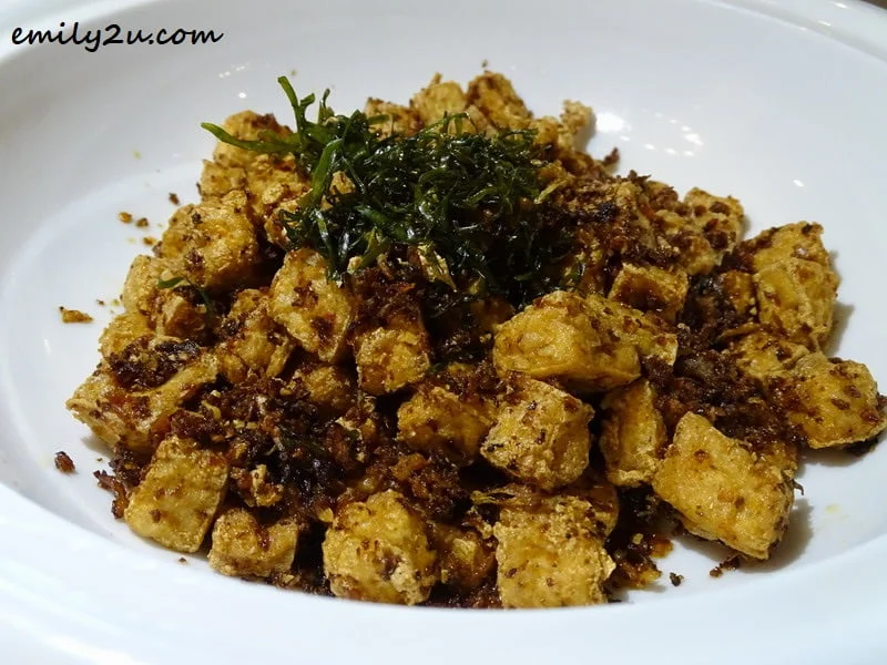 Wok-fried Bean Curd with Chilli & Garlic