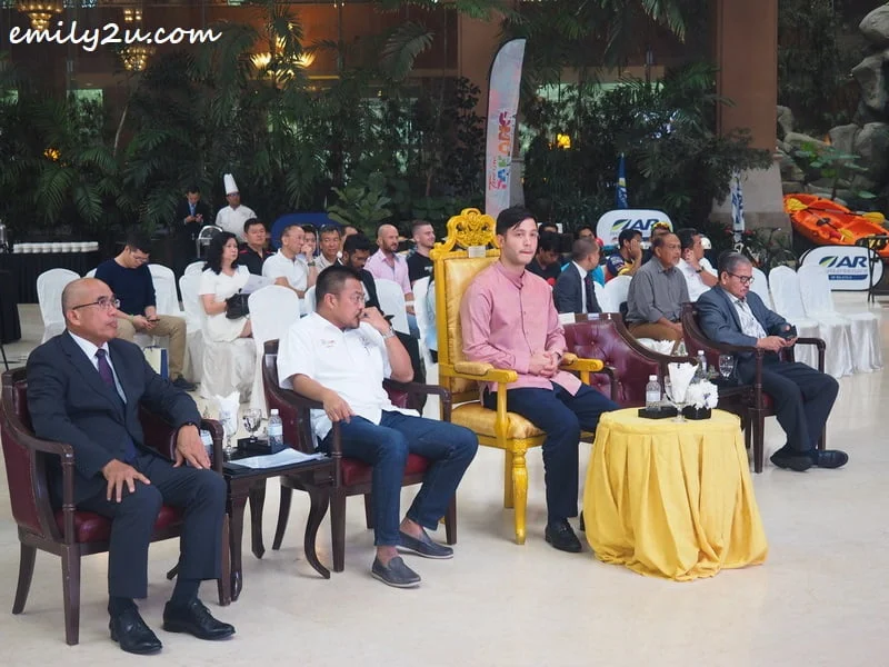 patron-cum-guest of honour, YAM Tengku Arif Temenggng Tengku Fahd Mu'adzam Shah ibni Almarhum Sultan Haji Ahmad Shah Al-Musta'in Billah (in pink)