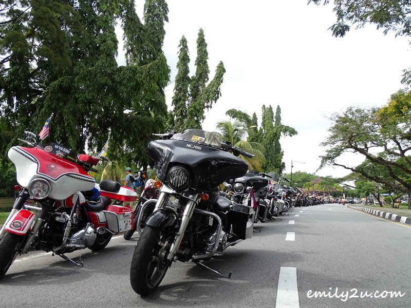 the 112 Harley-Davidson motorcycle group Kingz MG grand convoy that stretches 3 kilometres
