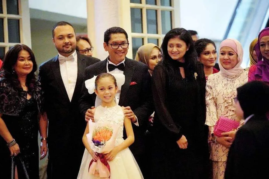 1. welcoming team at International IPOH Fashion Week IIFW™ 3.0