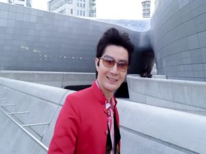 Frank in front of Dongdaemun Design Plaza in Seoul (designed by Zaha Hadid, world famous architect)