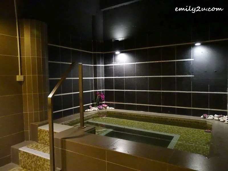 Jacuzzi