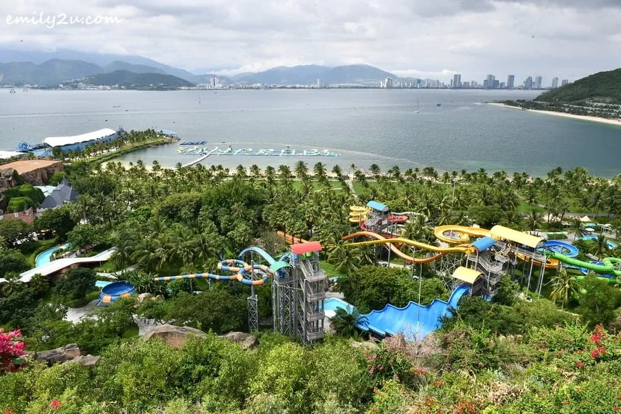  wibit-type waterpark that spells VINPEARL 