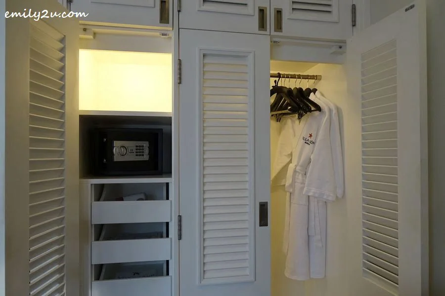 wardrobe