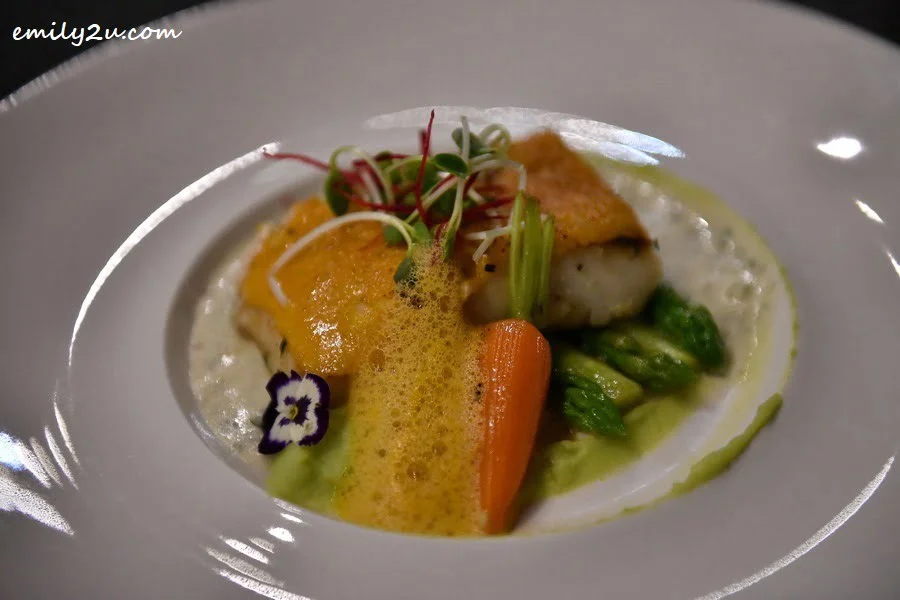 Pan-seared Cod Fish with Cream Dill Sauce