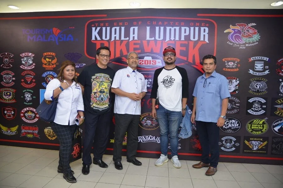 Tourism Malaysia Director-General Datuk Musa Yusof arrives (centre)