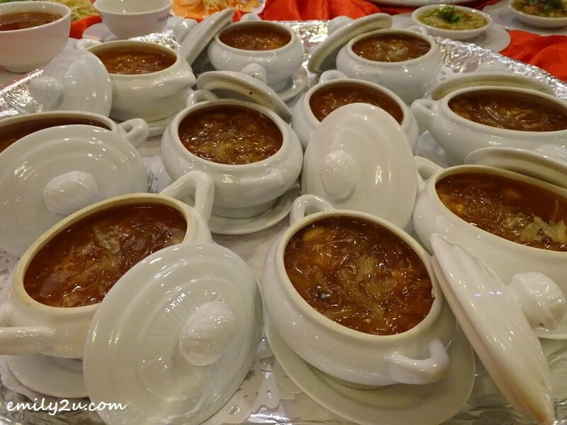  Menu C: Braised Sharks Fin Soup with Dry Scallop & Seafood (individually served)