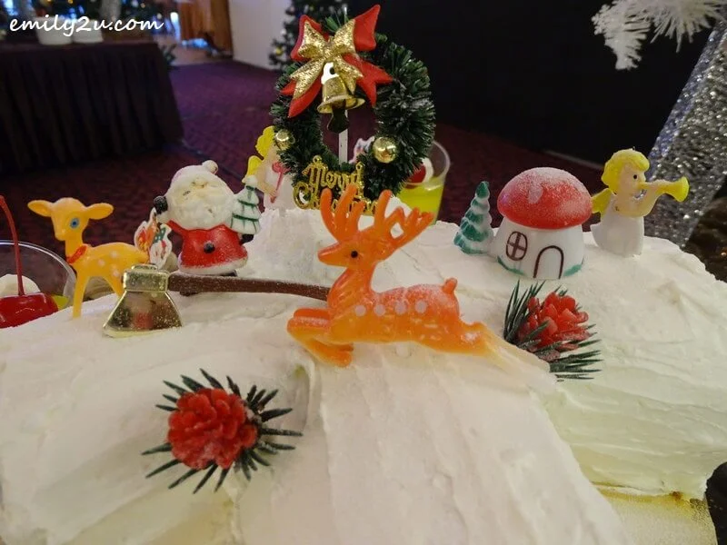 Yule log cake