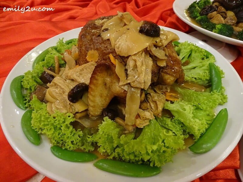 Menu B: Steamed Woo Soo Chicken with Salted Spice & Chinese Herbs