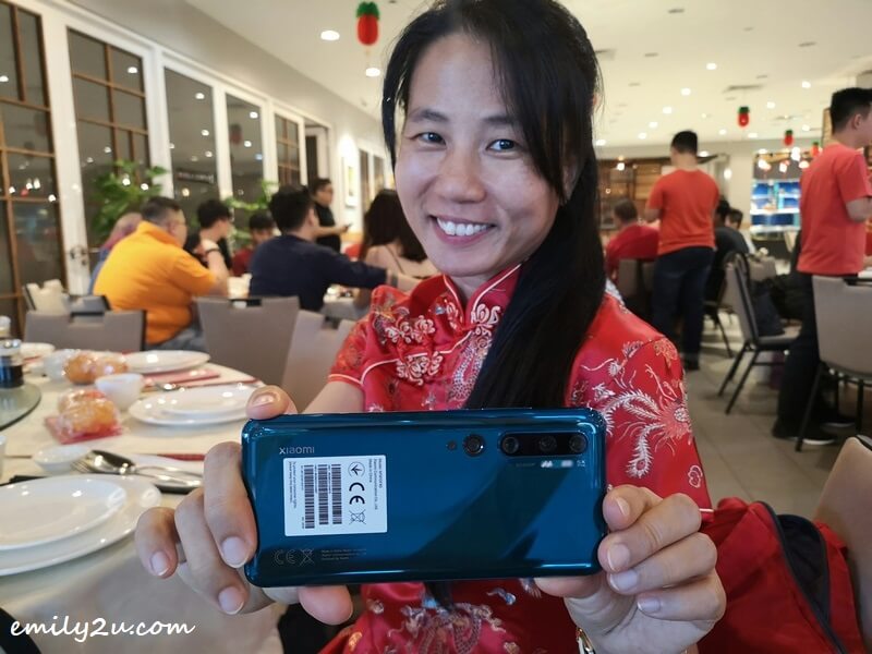 yours truly hands on with Mi Note 10 featuring the world's first 108MP penta camera