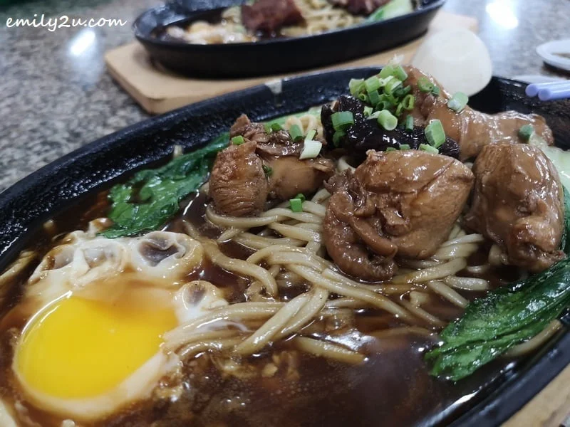  chicken pan mee