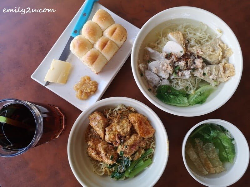 breakfast at Restoran Mei Fong Curry Noodles