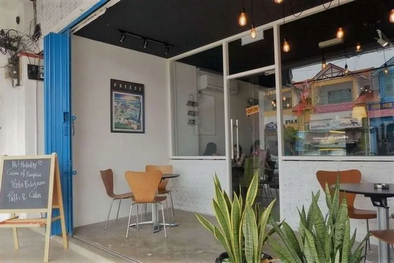 Café Lumière (credit: Emily2u.com)