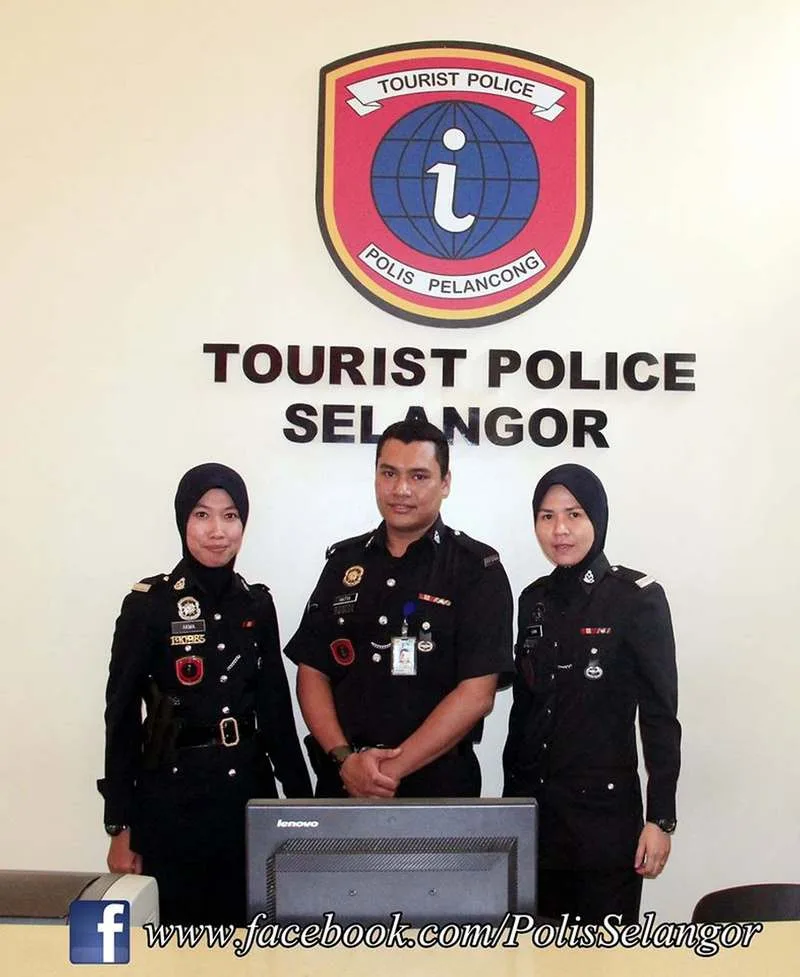 Tourist Police in Selangor ensures the safety of tourists in well-visited areas.