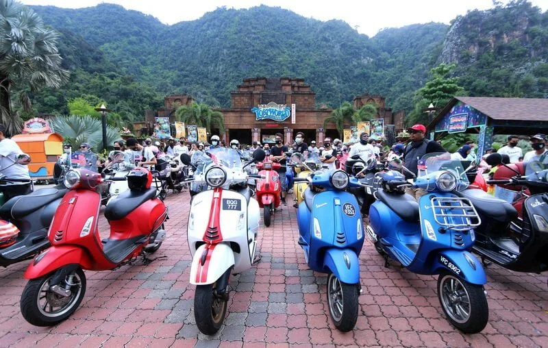 launch of Vespa Sei Giorni II Edition
