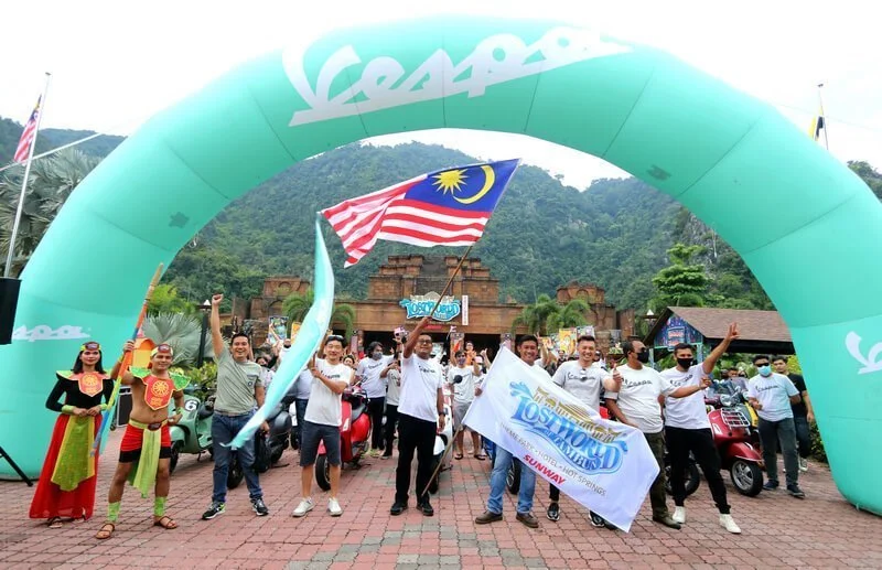 Vespa convoy flag off