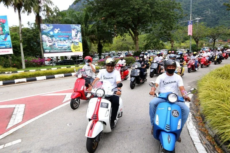Vespa convoy to Ipoh town