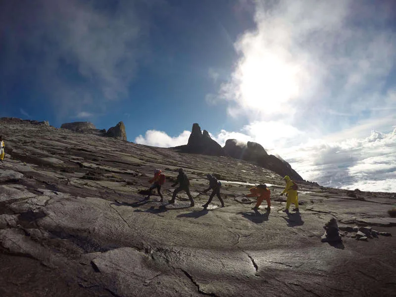Imitating 5cm movie (about hiking & friendship) at 4095.2 m above sea level, our proud Mt Kinabalu with Kaki Rayau Official.