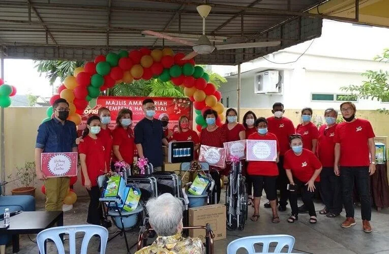 Christmas Cheer For the Less Fortunate