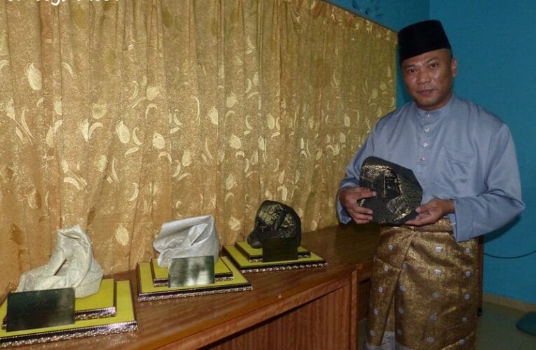 Keeping Tengkolok Tradition Alive