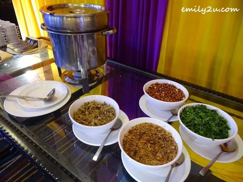 Bubur Lambok Rusuk Kambing Kibas with Condiments