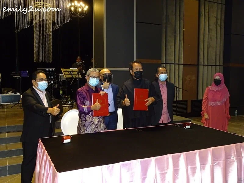 signing of MOU between Ipoh City Council and Luncai Emas Publishing Sdn Bhd