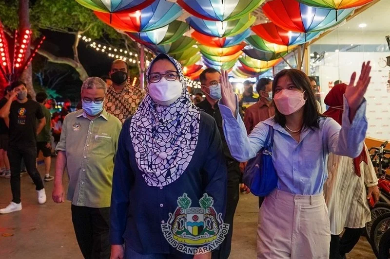 touring Kinta Riverwalk