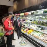 supermarket-concept fresh grocer with Halal status