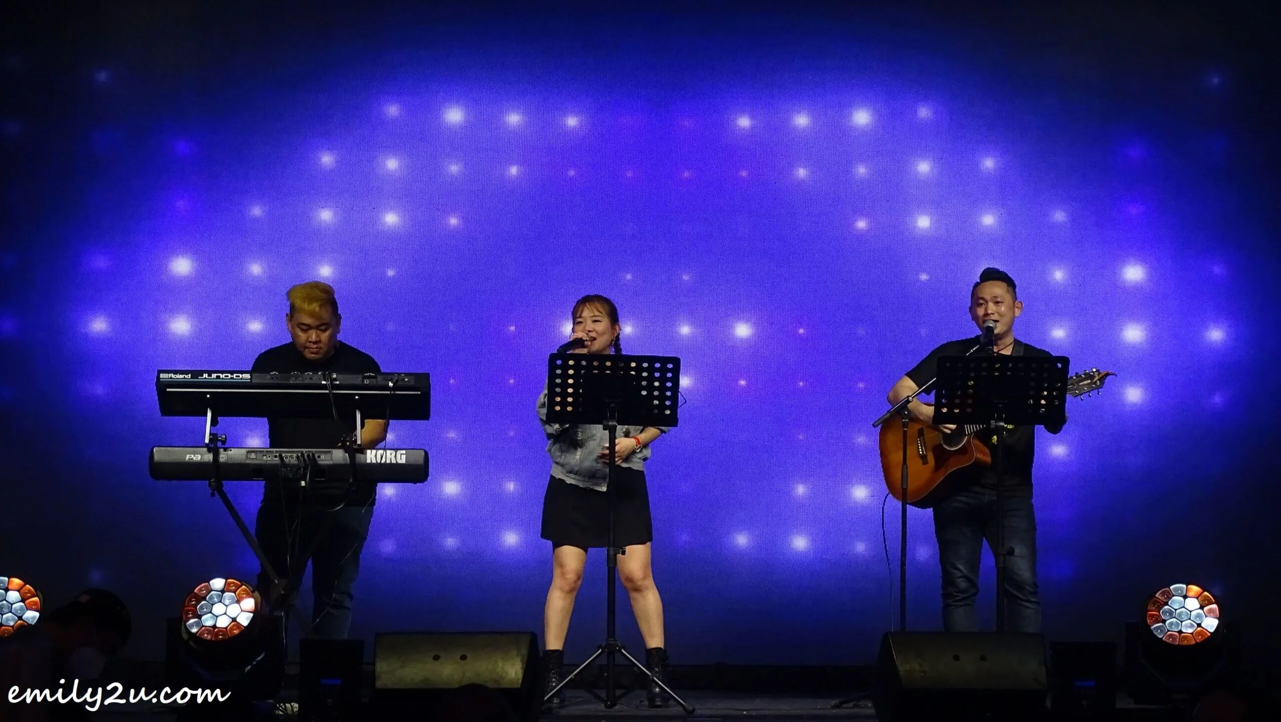 Lao You Ji Food Court resident 3-piece live band