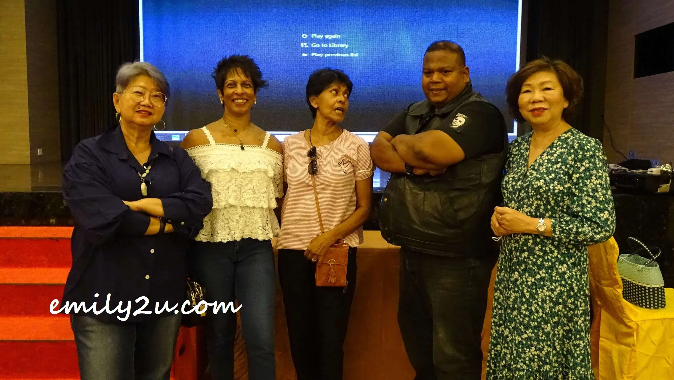 Capt Bala with ladies from the Perak Women For Women (PWW) Society