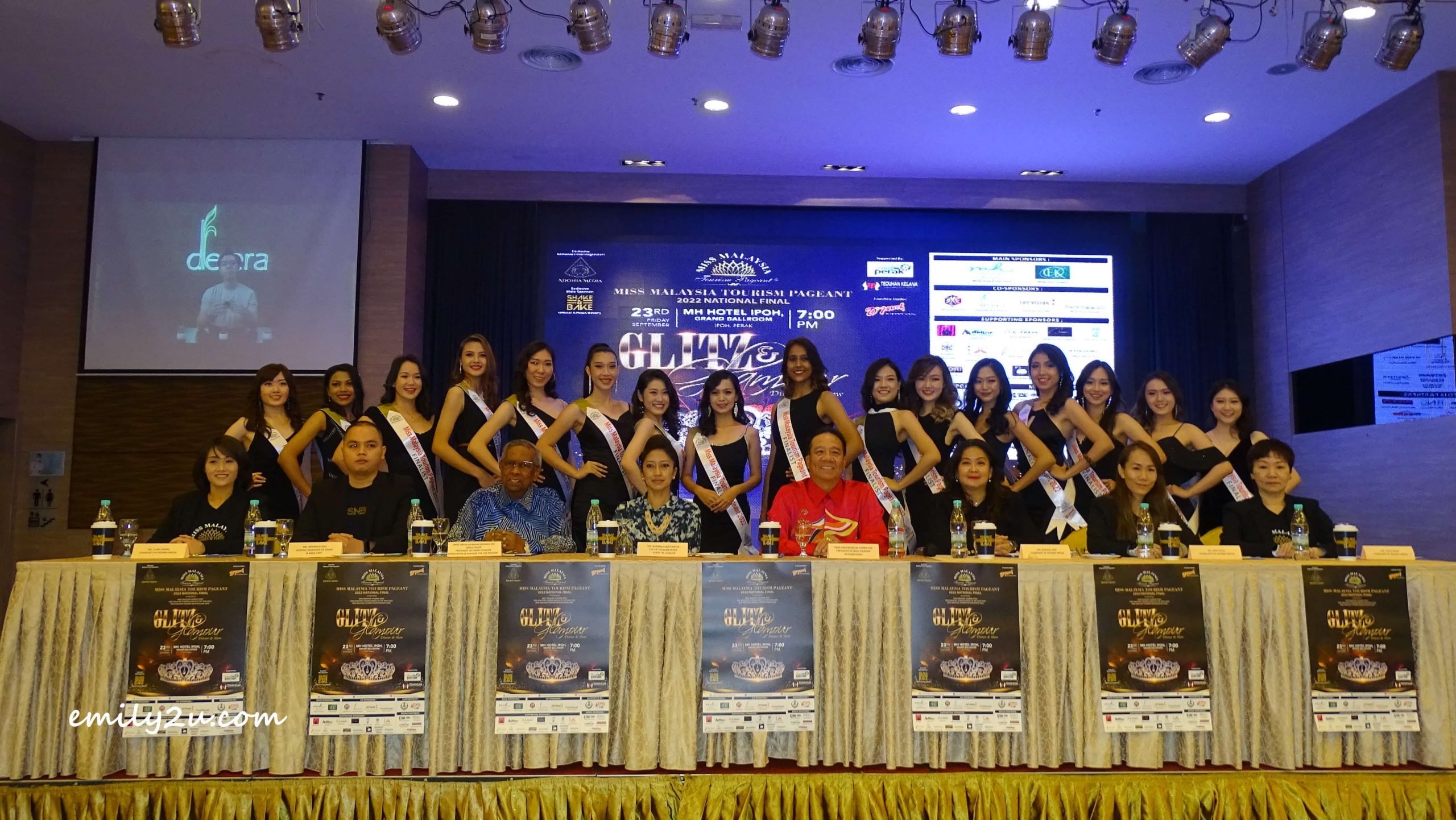 Tan Sri Datuk Danny Ooi (in red) with Adonia Media Sdn. Bhd. (Exclusive National Final Organiser) and the 16 finalists of Miss Malaysia Tourism Pageant 2022