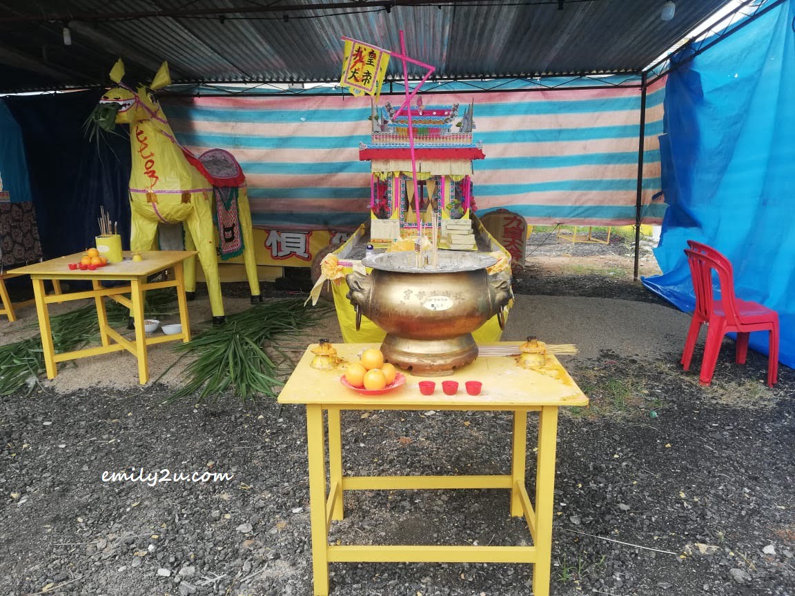 joss paper boat and horse
