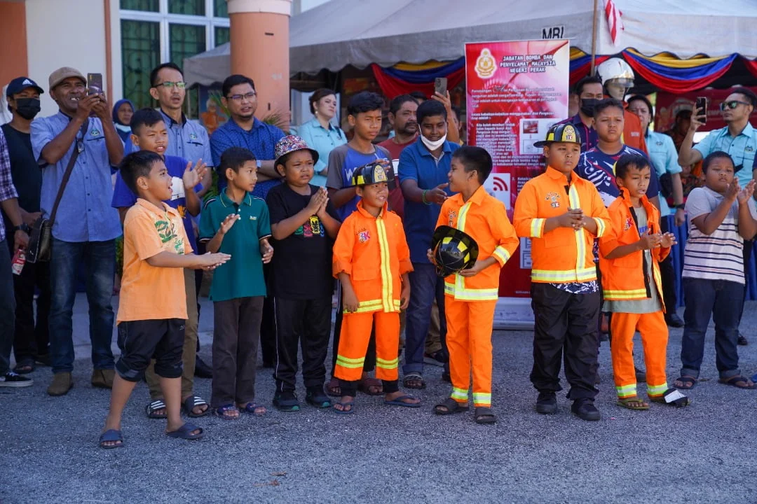 launch of Emergency Response Team (ERT) at the Ashby Road flats along Jalan Hospital, Ipoh
