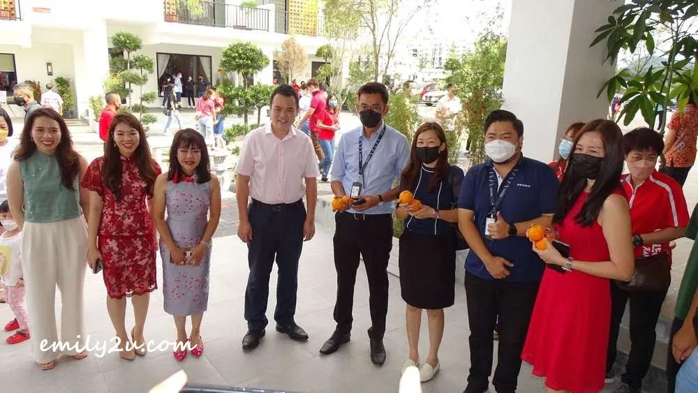 The Lee family and guests pose for a photo with YB Chong