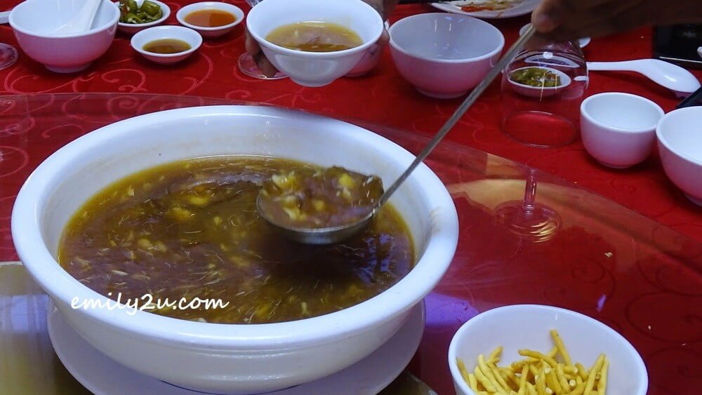 Braised Shark's Fin with Crab Meat Thick Soup