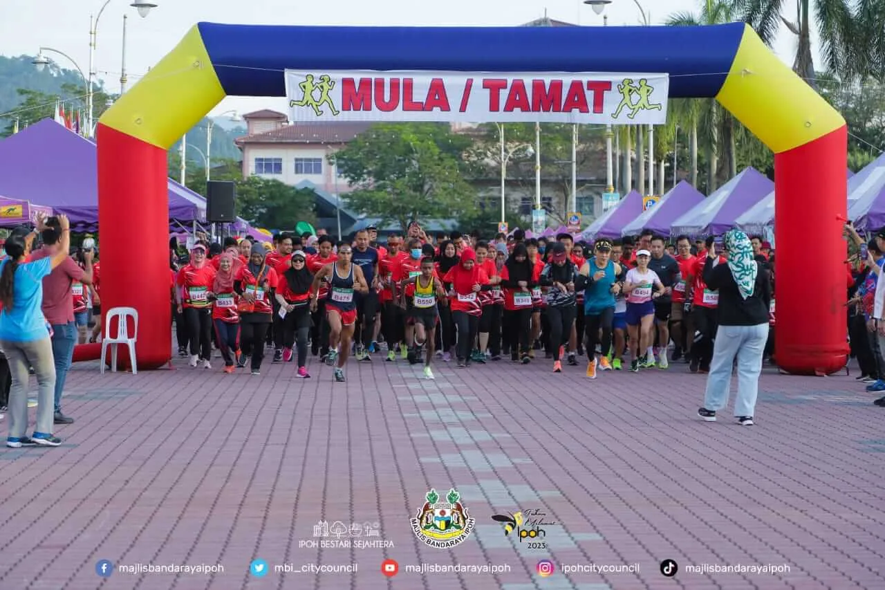 flag off for Breakfast Fun Run & Walk