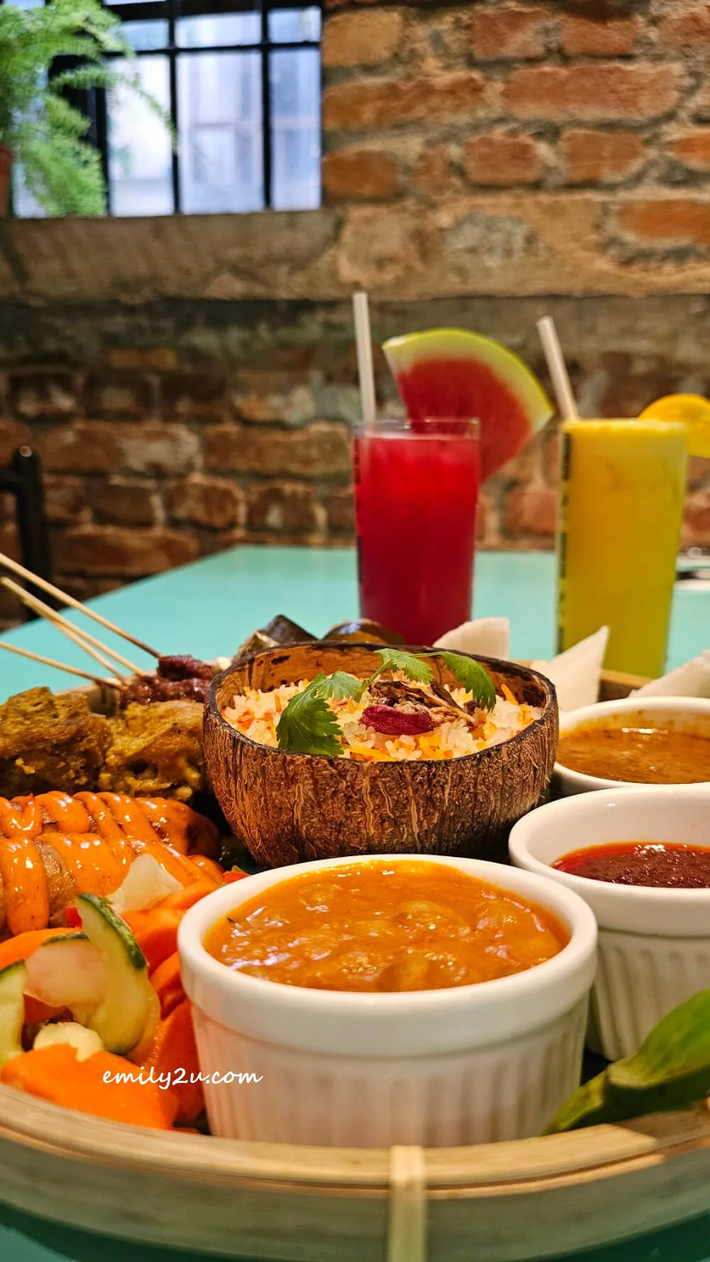 Delightful Raya Dulang Set with a Touch of Old World Charm at Crane KL ...