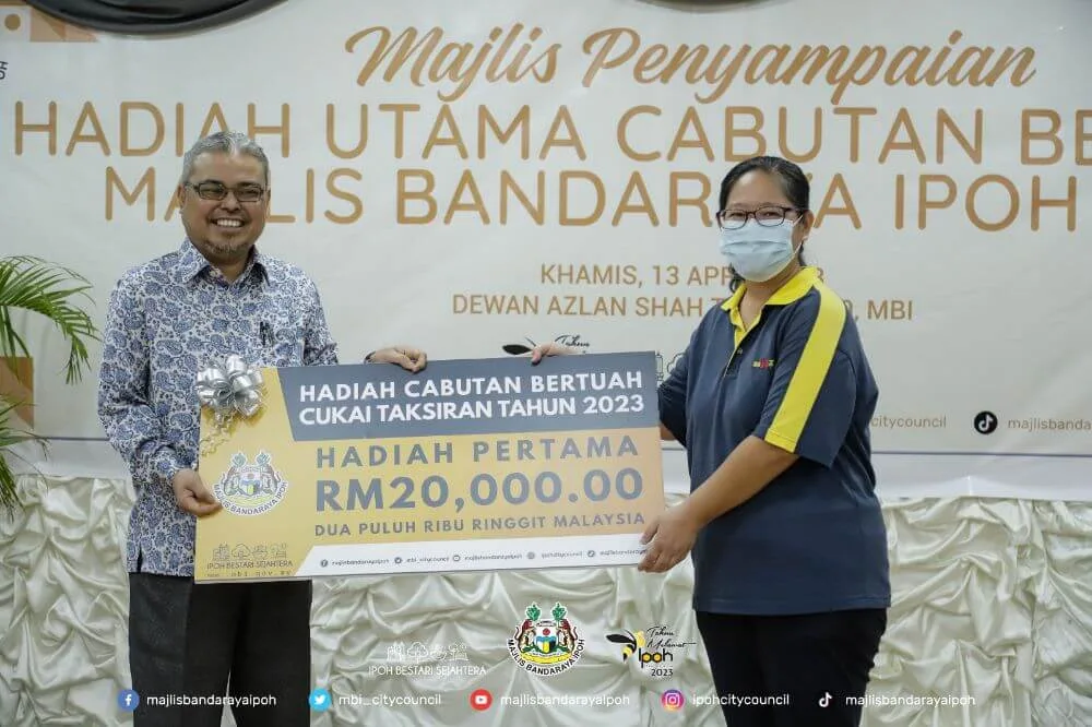 1st prize winner Chan Sook Feh with RM20K