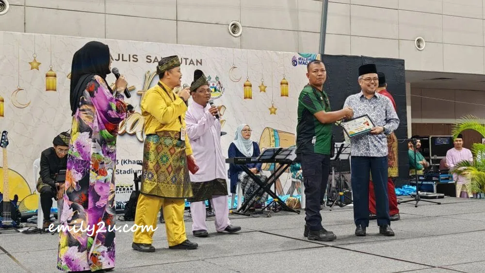 2nd prize lucky draw winner wins RM900 cash