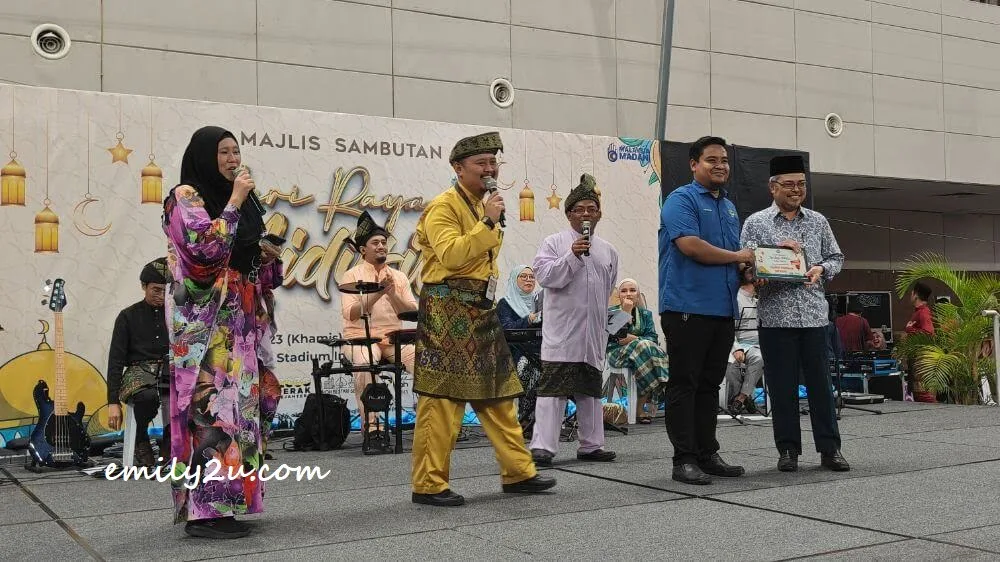 1st prize lucky draw winner wins RM1000 cash