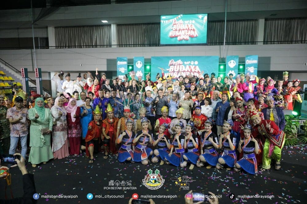 group photo of the excellent performers of Pesta Budaya Nusantara @ Ipoh 2023