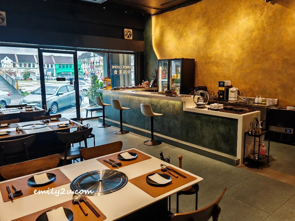 interior of 22 GRILL Restaurant