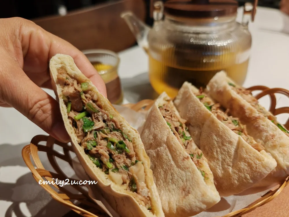 Xian Stewed Pork in Baked Bun