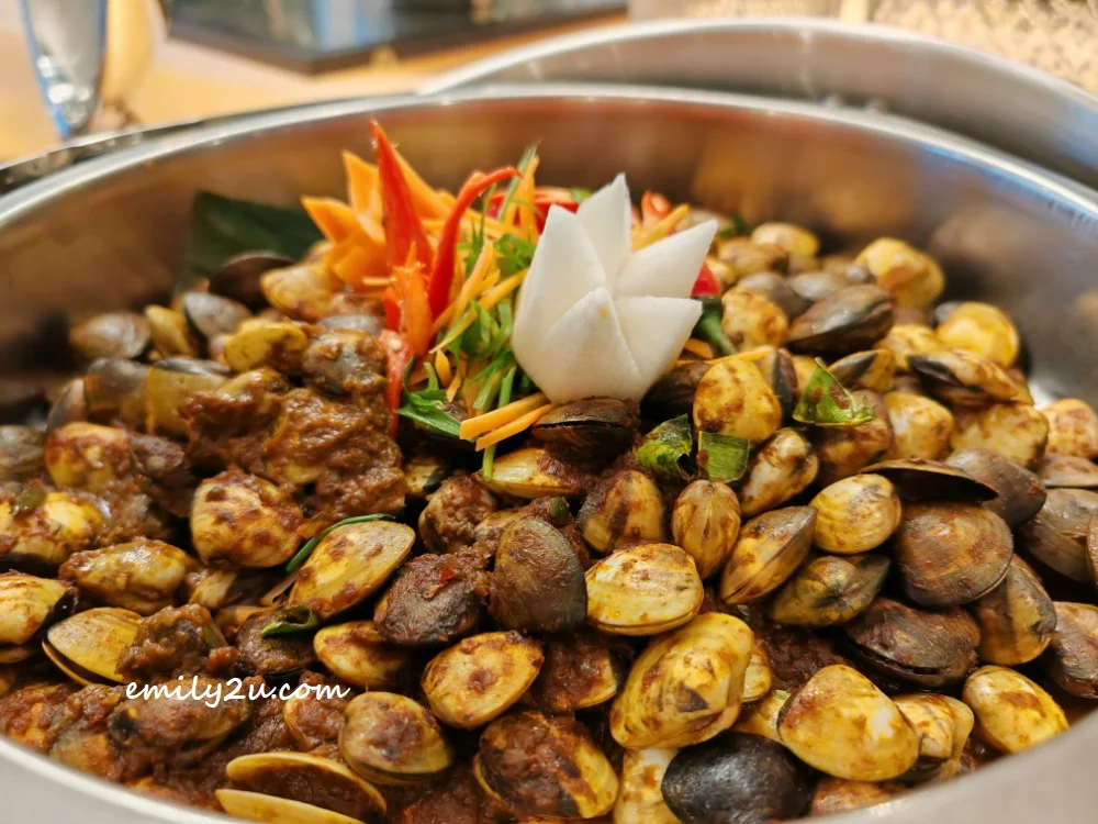 Wok-fried Clams with Spicy Sauce