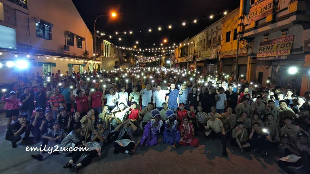 2,000 strong audience